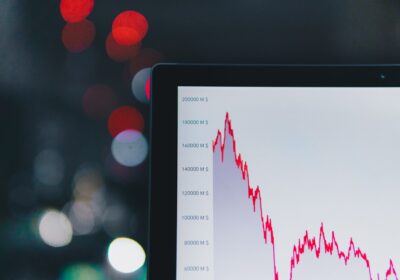 Cele mai bune platforme pentru informații financiare actualizate