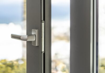 Top 10 soluții ergonomice recomandate pentru zone comerciale și industriale