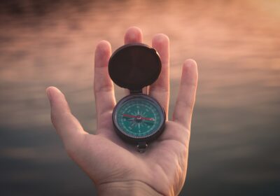 Cum să îți păstrezi direcția în perioade dificile