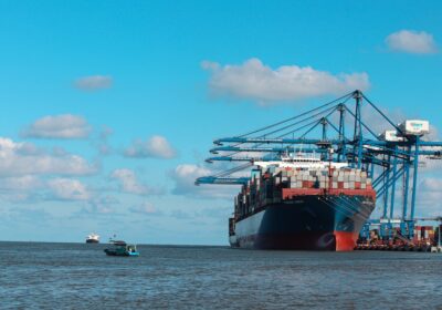 Impactul schimburilor comerciale globale asupra logisticii regionale